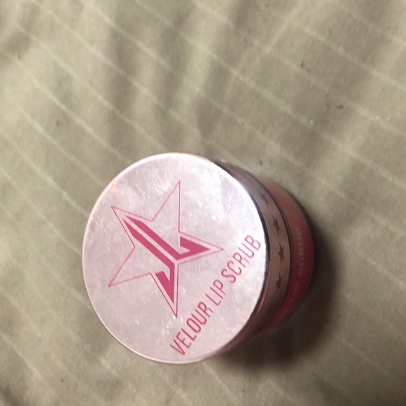 Jeffree star velour lip scrubs. - Picture 2 of 3